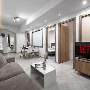 https://2-bedroom-suite-in-the-center-the-luxury-suites.hotels-of-thessaloniki.com
